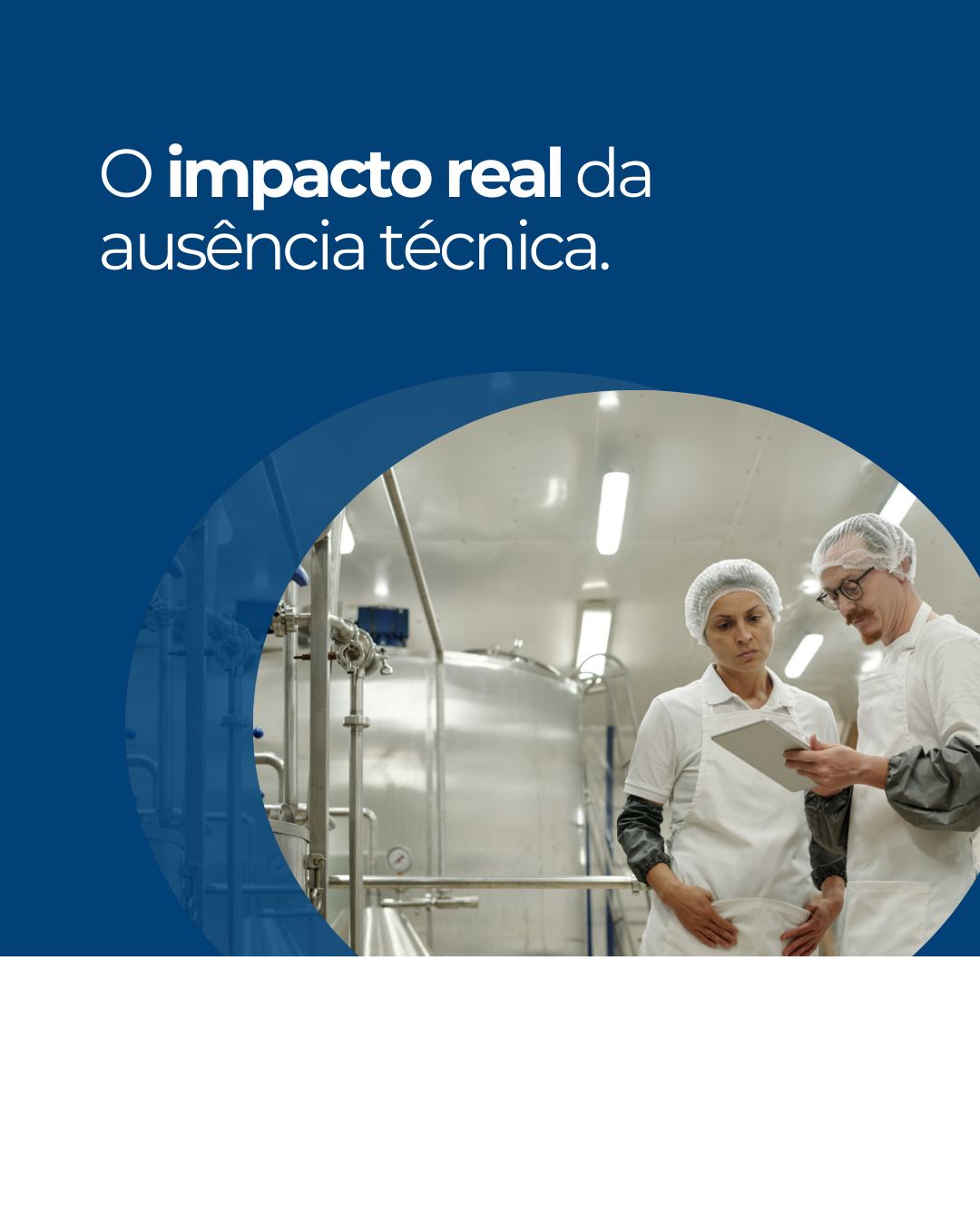 Cozinha de restaurante sem supervisão técnica — normalização silenciosa de riscos alimentares